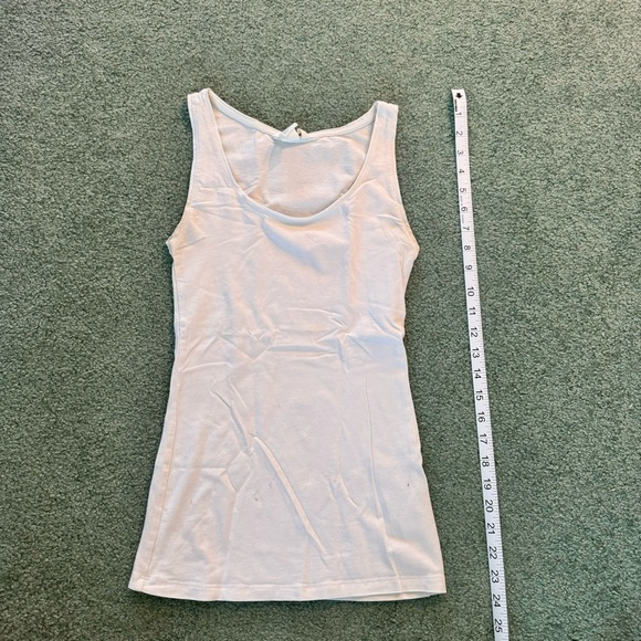 H&M Basic White Tank Top - Picture 1 of 4